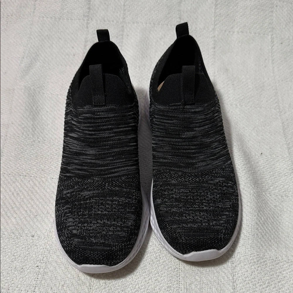 Cushionaire Black Knit Slip-On Women’s Shoes - Picture 2 of 8